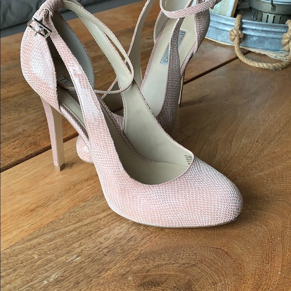 INC blush pink heel size 8 - Picture 1 of 3